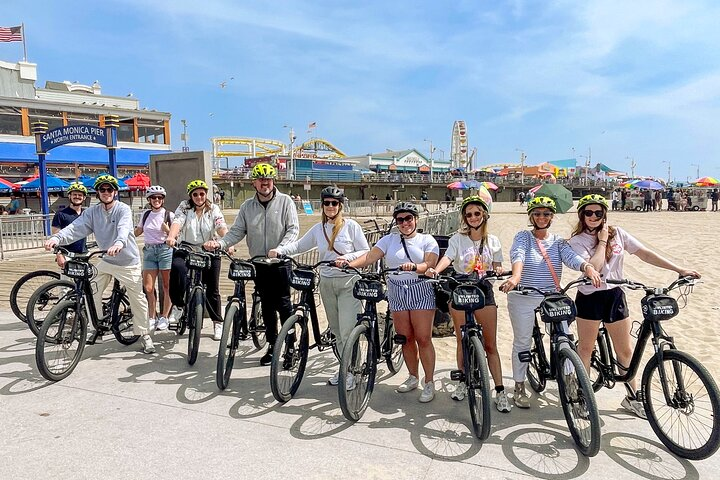 Private Santa Monica and Venice Beach Bike Tour - Photo 1 of 6
